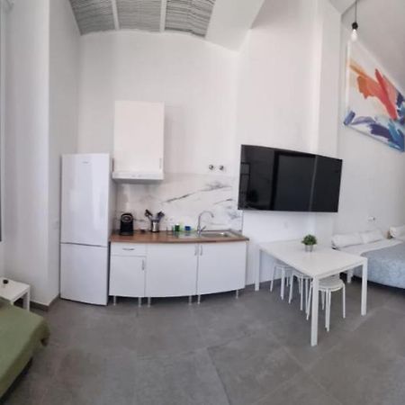 Loft Familiar "Piscina Sevilla Centro" エクステリア 写真