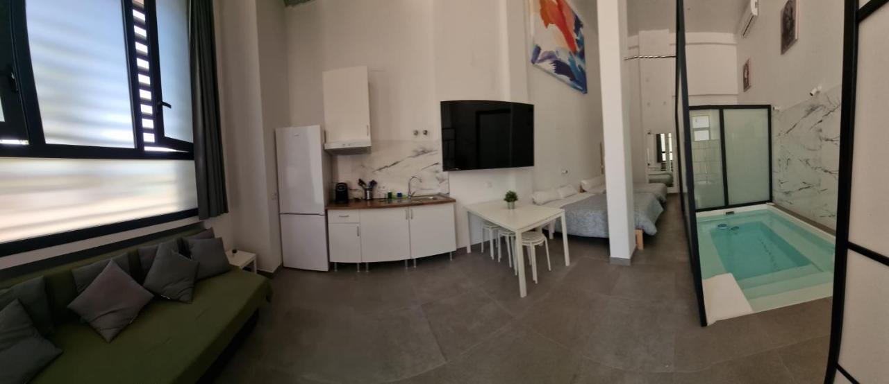 Loft Familiar "Piscina Sevilla Centro" エクステリア 写真